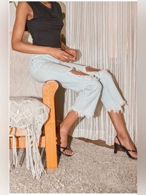 ✨🩵 Free People Maggie Mid Rise Distressed Jeans 👖 Paradise Blue Size 28